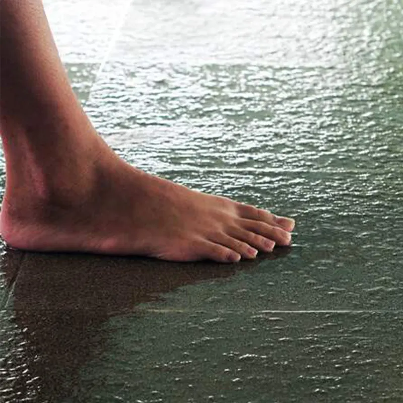 کاشی ضد لغزندگی